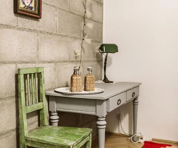 Daire The Double Vintage & Handcrafted *